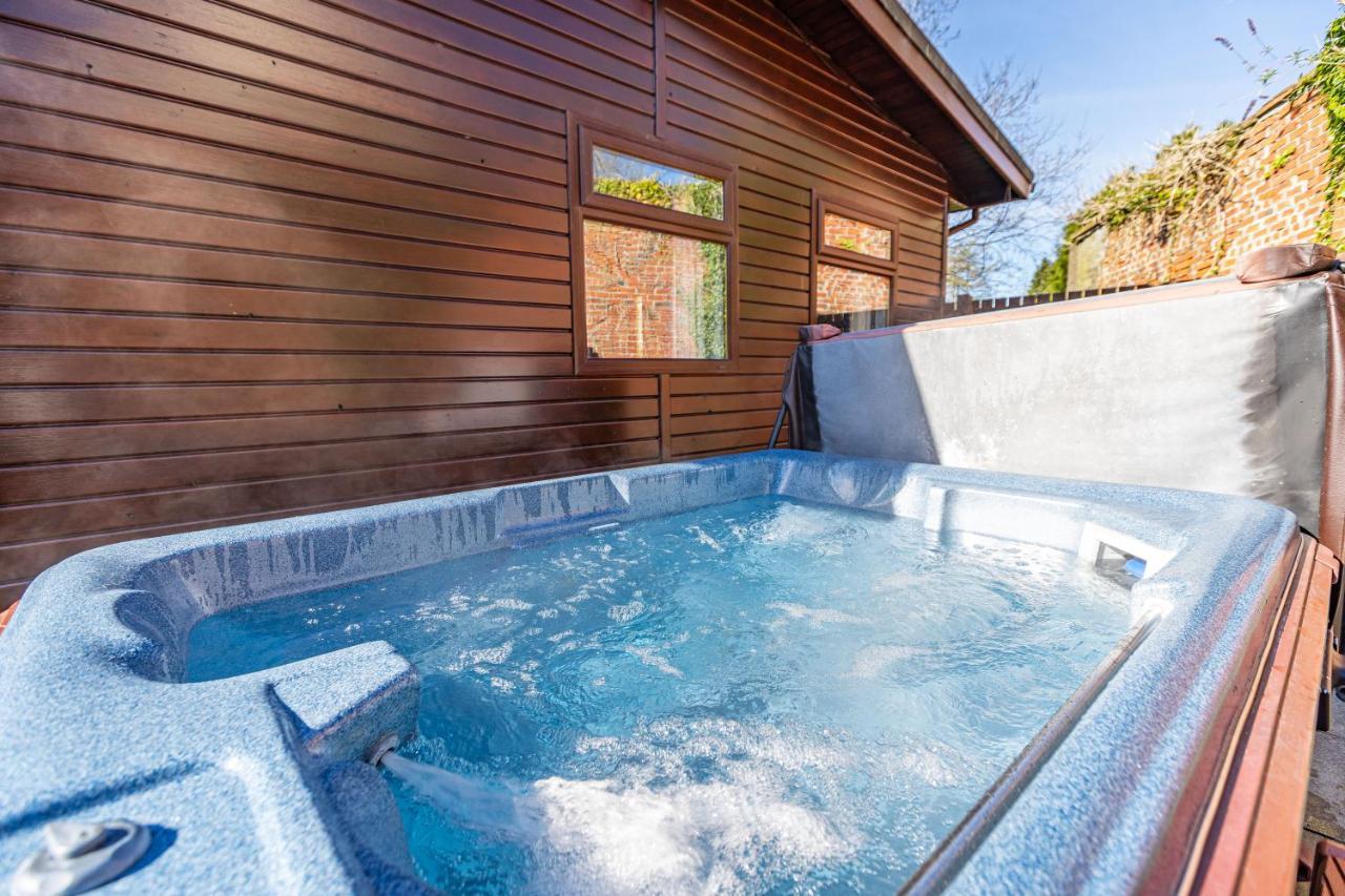 Bluebell Lodge 7 With Hot Tub 뉴튼스튜어트 외부 사진